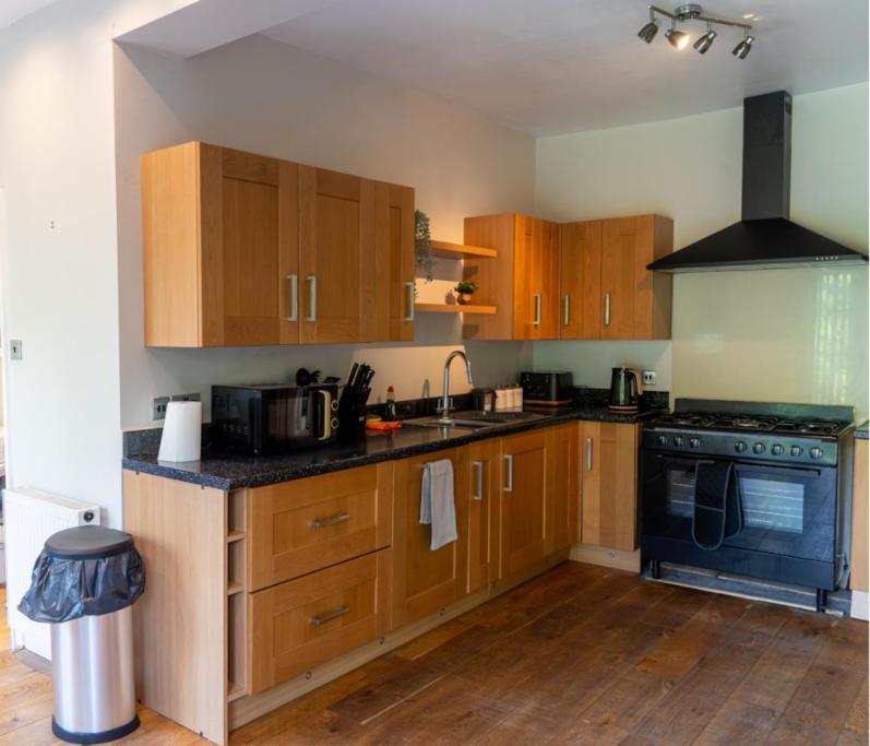 Spacious 15 Guest Home With 9 Beds In Shirley Solihull Luaran gambar