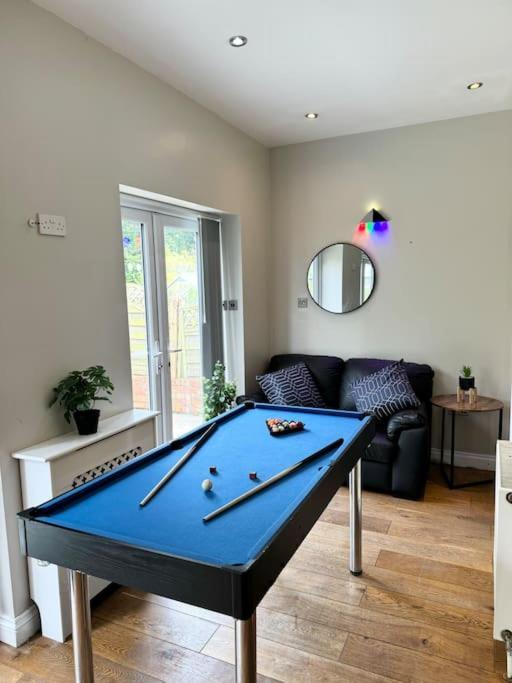 Spacious 15 Guest Home With 9 Beds In Shirley Solihull Luaran gambar