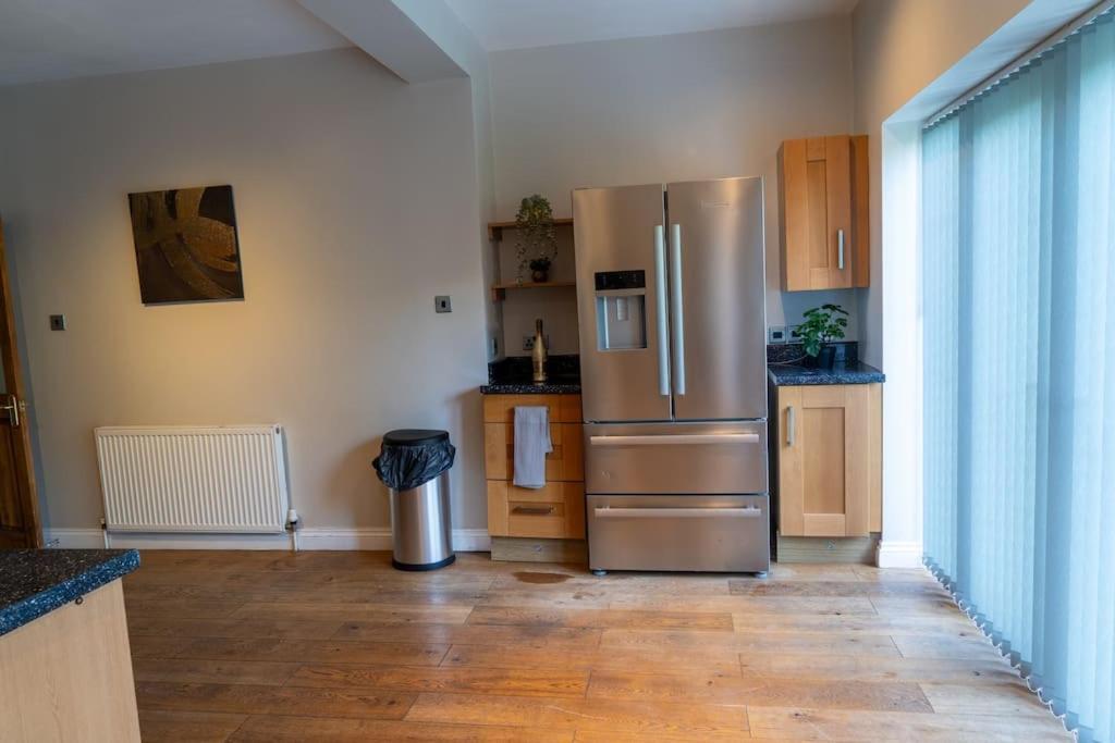 Spacious 15 Guest Home With 9 Beds In Shirley Solihull Luaran gambar