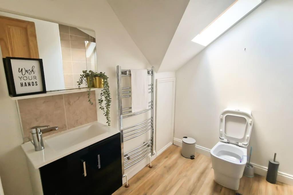 Spacious 15 Guest Home With 9 Beds In Shirley Solihull Luaran gambar