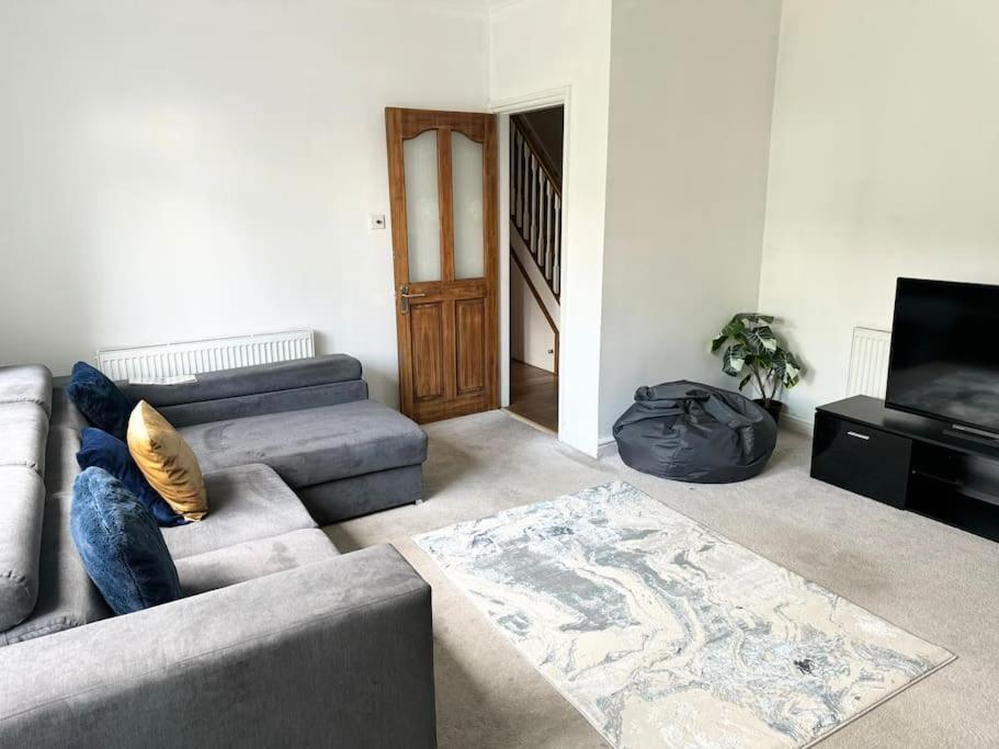 Spacious 15 Guest Home With 9 Beds In Shirley Solihull Luaran gambar