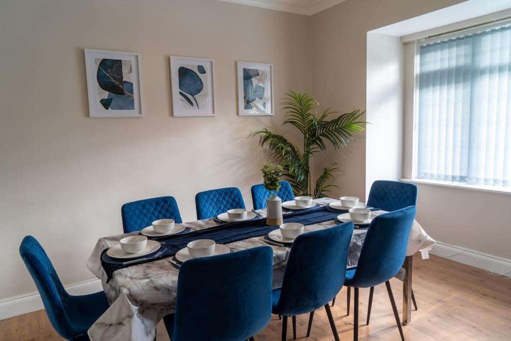 Spacious 15 Guest Home With 9 Beds In Shirley Solihull Luaran gambar