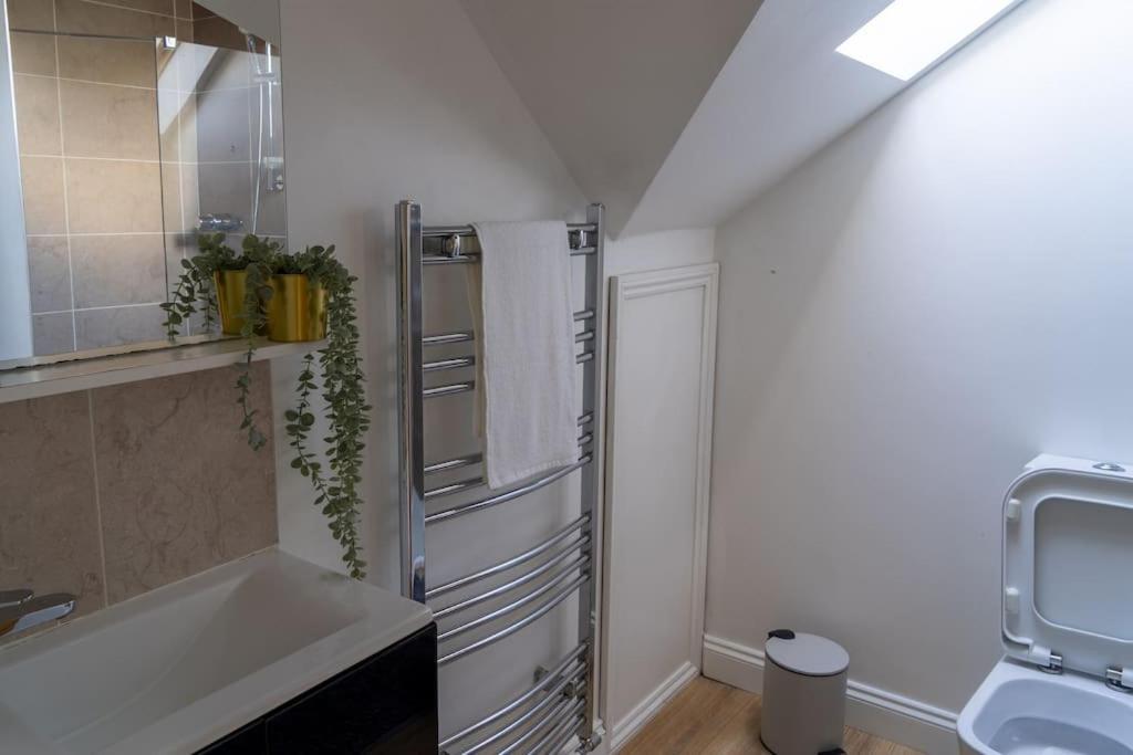 Spacious 15 Guest Home With 9 Beds In Shirley Solihull Luaran gambar